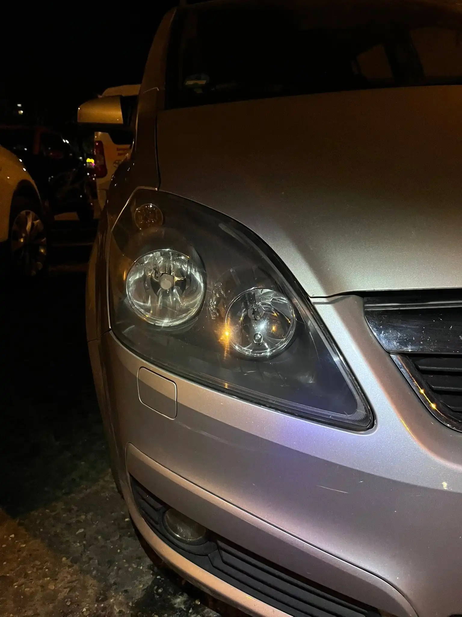 Opel Astra fényszóró felújítás után — prémium polírozás, mobil kiszállás Érd és Budapest
